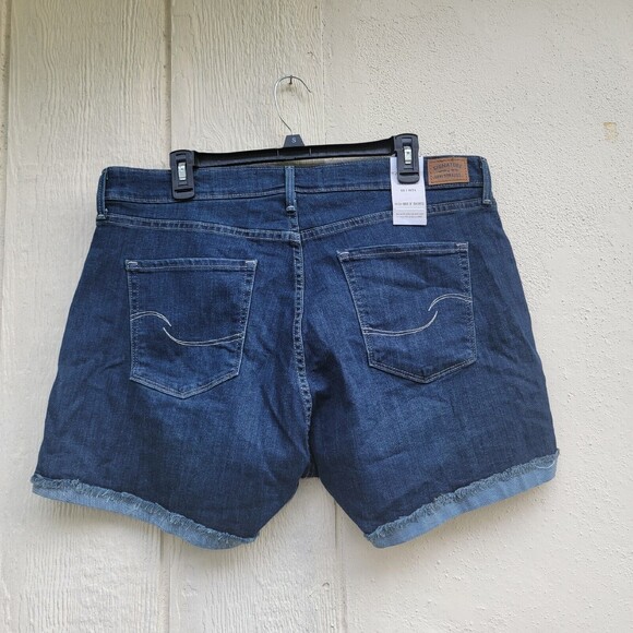 New with tag Levis signature high rise denim cuffed shorts wms sz 18 - Picture 3 of 4